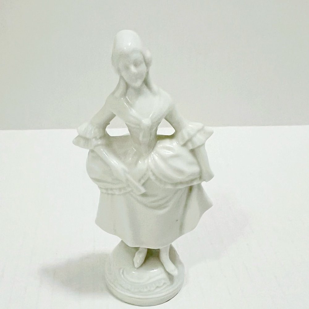 CAPODIMONTE Porcelain White Figurine Antique